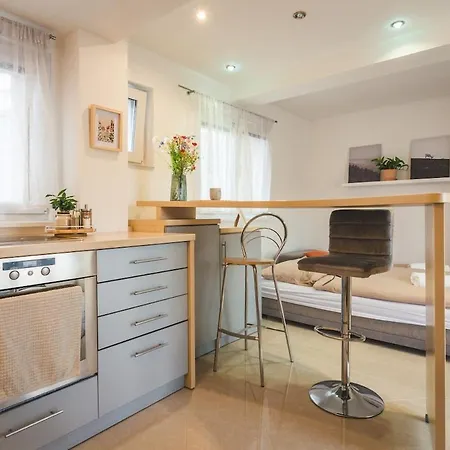 With An Old Town View Διαμέρισμα