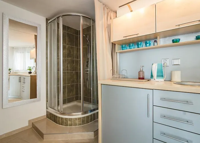 With An Old Town View דירה ברטיסלאבה